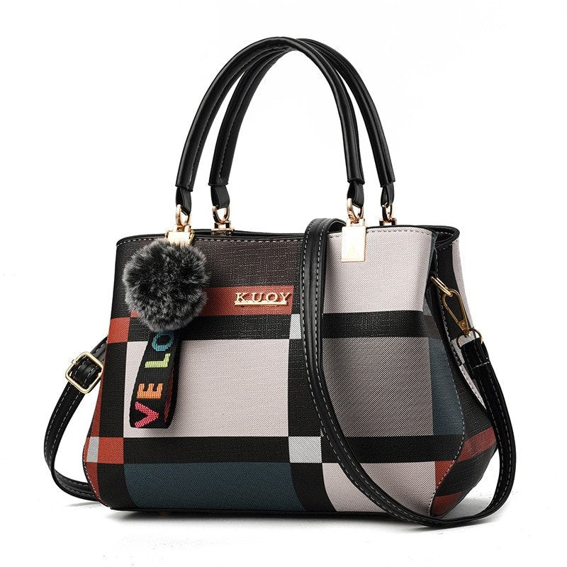 Bolsa Feminina em Couro - Kuoy